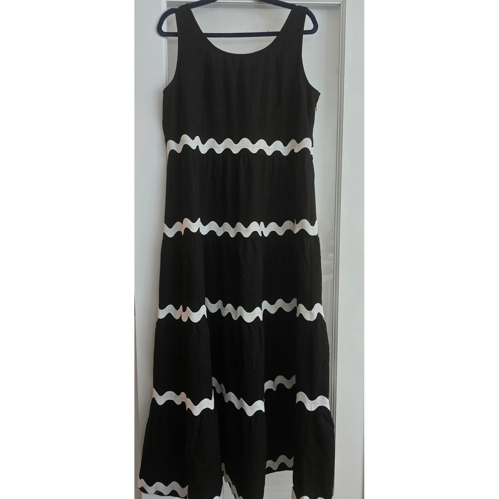 Pretty Garden. Sleeveless Maxi‎ Dress Black White Wave Tiered Casual Size Large